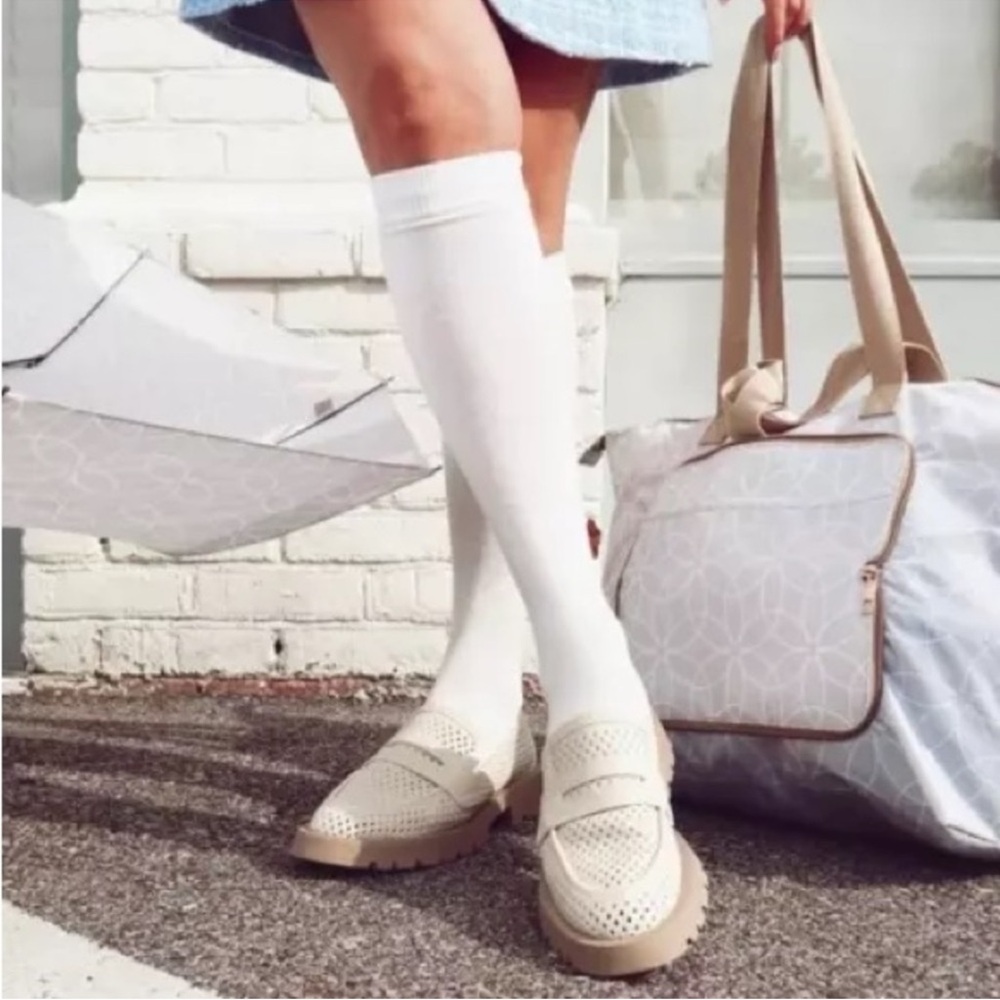 Dolce Vita Ersula Perforated Lug Sole Loafers Ivory 7 NIB - Picture 2 of 7